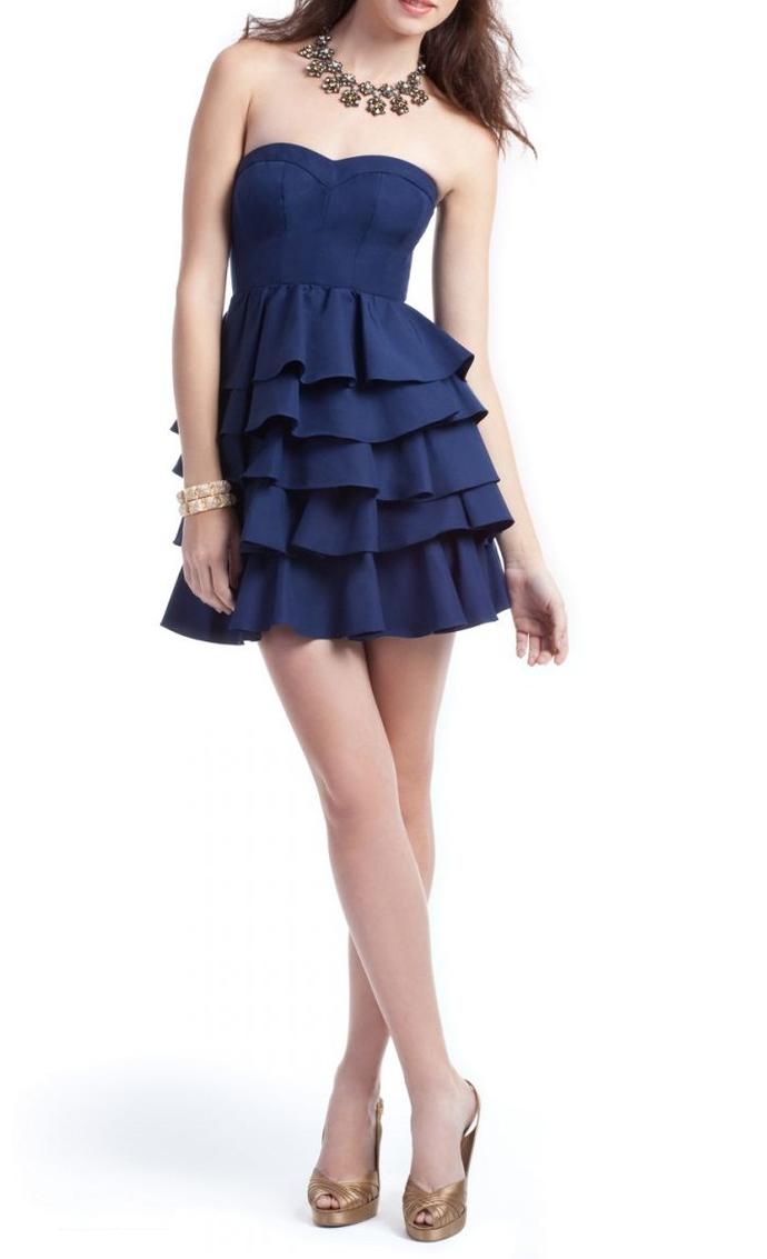 Hangi elbise daha güzel hangisini almalıyım sizce 😍💕🎀💃🏻👗🔝 😊💄👠🐣 👠👘 ?