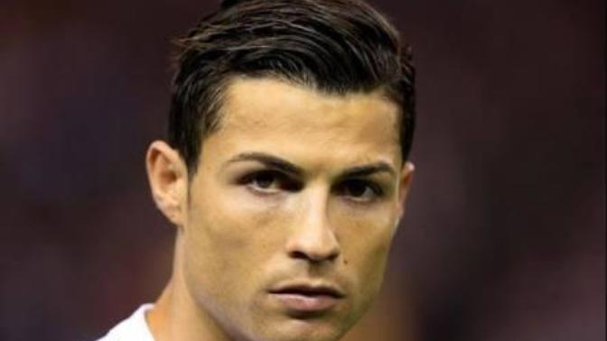 Kızlar, Cristiano Ronaldo hakkında ne düşünüyorsunuz?