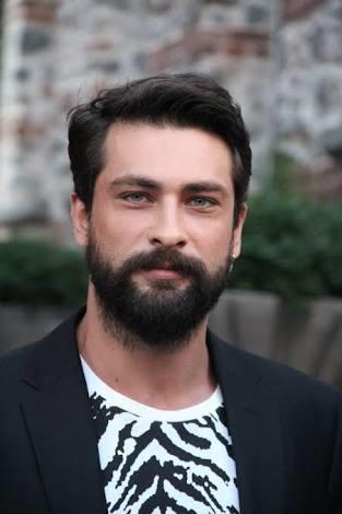 Onur tuna yakisikli mi?