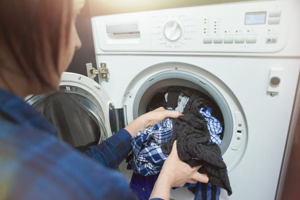 Çamaşır makinesinde %100 pamuk gömlek hangi seçenekte yıkanır?