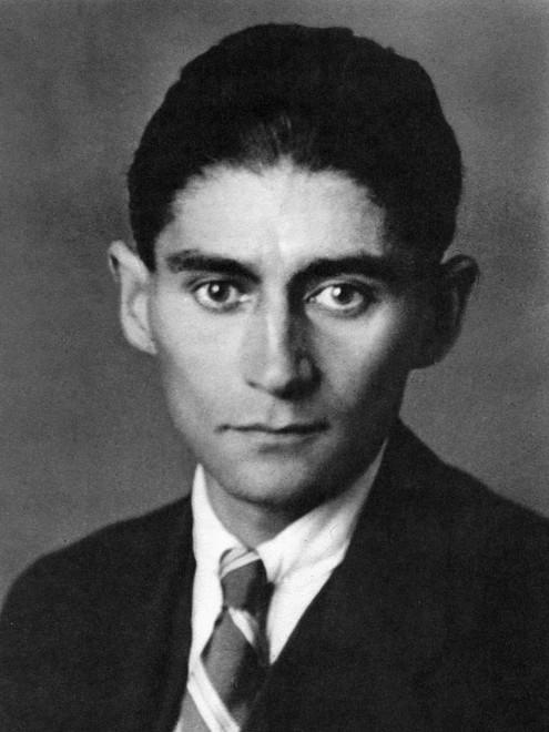 Kafka eserlerinin yakılmasını istediği halde Max Brod yayınlamıştı.Sizce bu doğru bir karar mıydı?