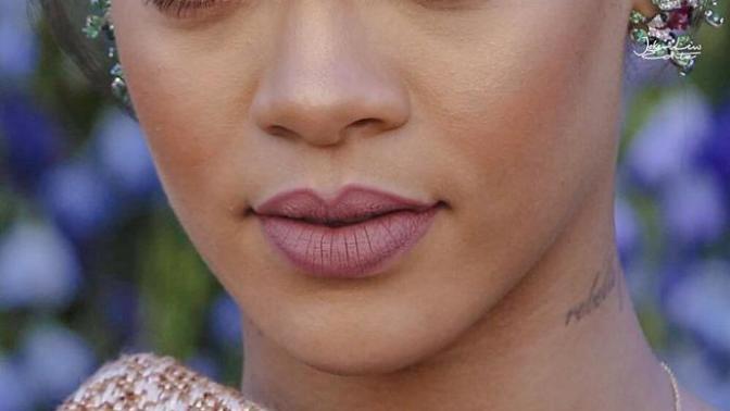 Sizce rihanna güzel mi?