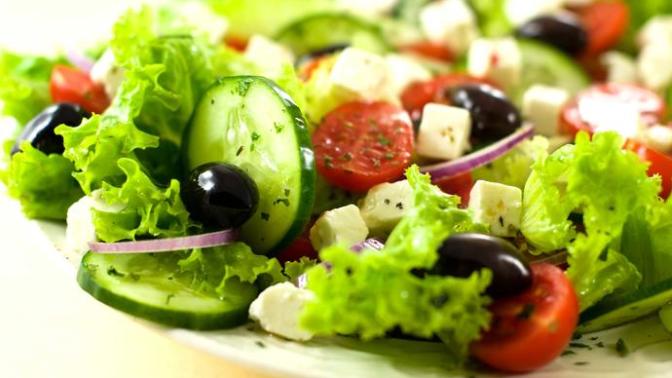 Salata sever misiniz?