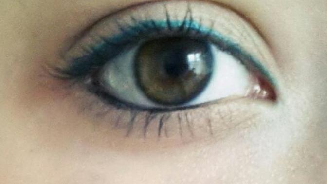 Yeşil eyeliner olmuş mu?