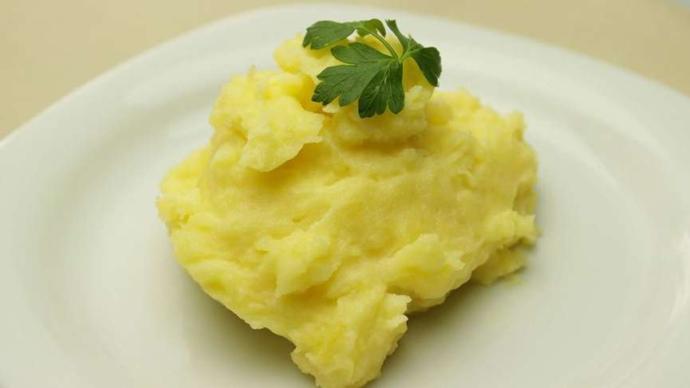 Patates püresi güzel bir karbonhidrat kaynağı olarak yanına yakışır ;)
