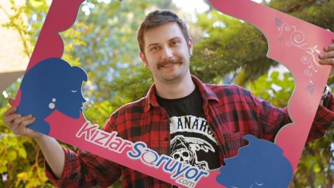 KizlarSoruyor #ÜnlülerCevaplıyor dediler, İzmir'den seti bırakıp geldim, neler soracaksınız acaba?