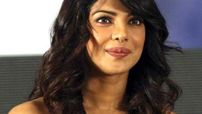 Hollywood ve Bollywood starı priyanka chopra nasıl sizce?