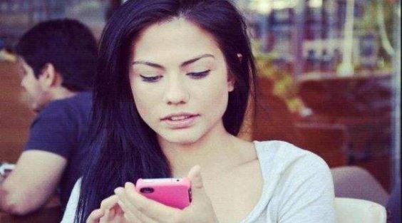 30 yaşında ki kadınların 10 yaşında ki kızlar gibi davranmasını nasıl değerlendiriyorsunuz resimli?