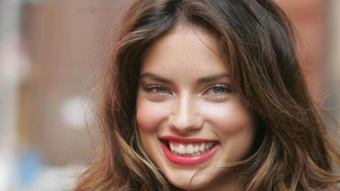 Adriana lima mı daha güzel miranda kerr mi hangisi?