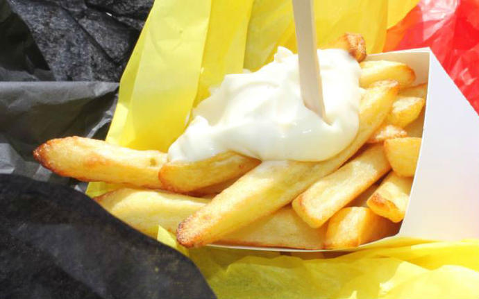 Patates kızartmasına mayonez mi sıkarsınız ketçap mı?