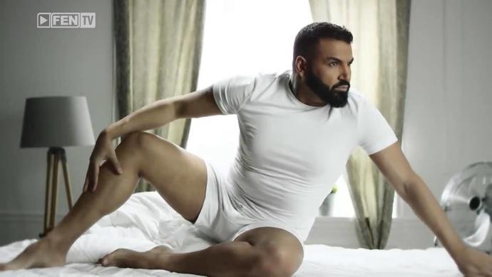 Seksi̇ bi̇r erkek azi̇s sana hayranim?