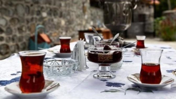 Ömrünüzde çayı sadece reçelle içtiniz mi :) ?