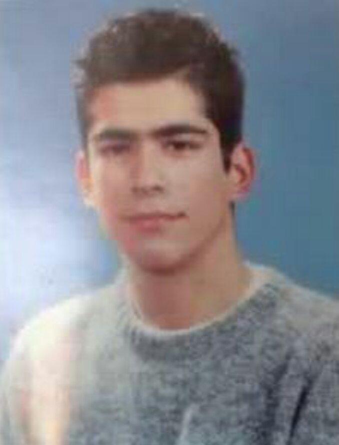 Burak özçevitmi kıvanç tatlıtugmu daha yakışıklı?