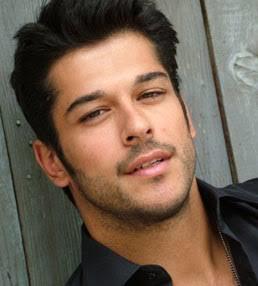 ~》Burak Özçivit mi Şükrü Özyıldız mı ¿ ( RESİMLİ ) ?