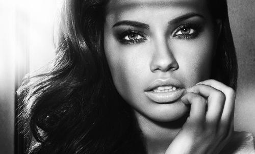 Turkan soray mi? Adriana lima mi?