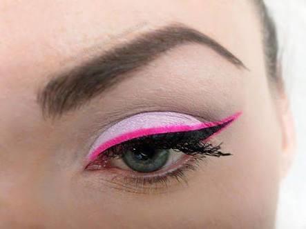 Renkli eyeliner?