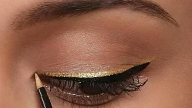 Renkli eyeliner?
