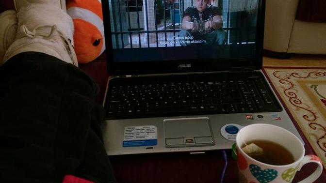 Çok film izleyen insanlar yalnız mıdır?