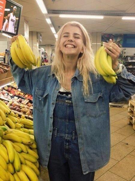 Böyle tumblr kızlar bence cok cool ya sizcede cool değilmi?