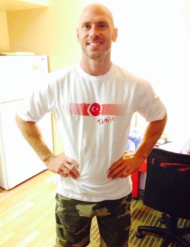 Sohildagi ayollar yalangoch holda qolga tushishdi