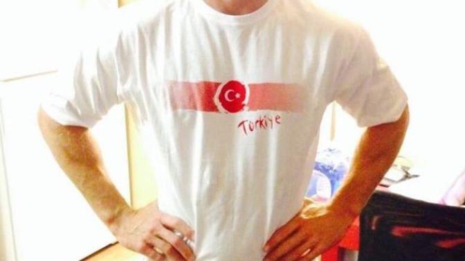 Johnny Sins olay açıklaması hakkında ne düşünüyor sunuz?