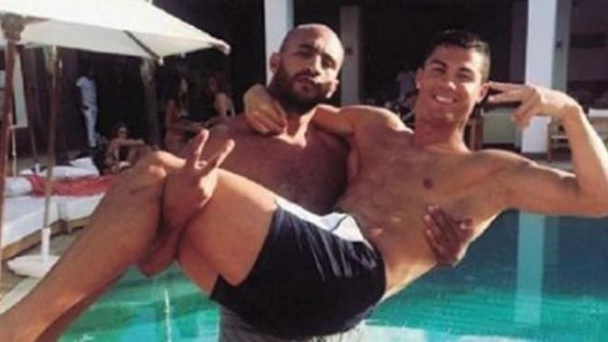 Christiano Ronaldo'nun eşcinsel olabileceği iddia edilmiş, neler düşünüyorsunuz?