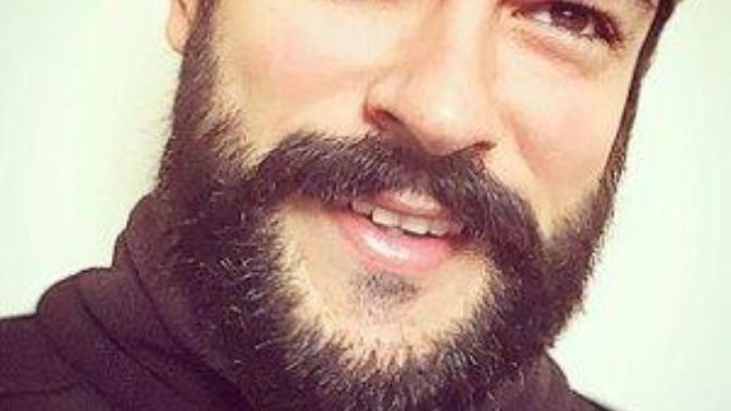 Burak Özçivit Sakalına Ne Sürüyor?