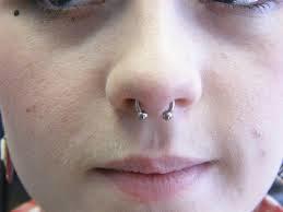 Kadınlar Neden Mini Etek Giyer Ve Neden Burunlarına Septum Takarlar?