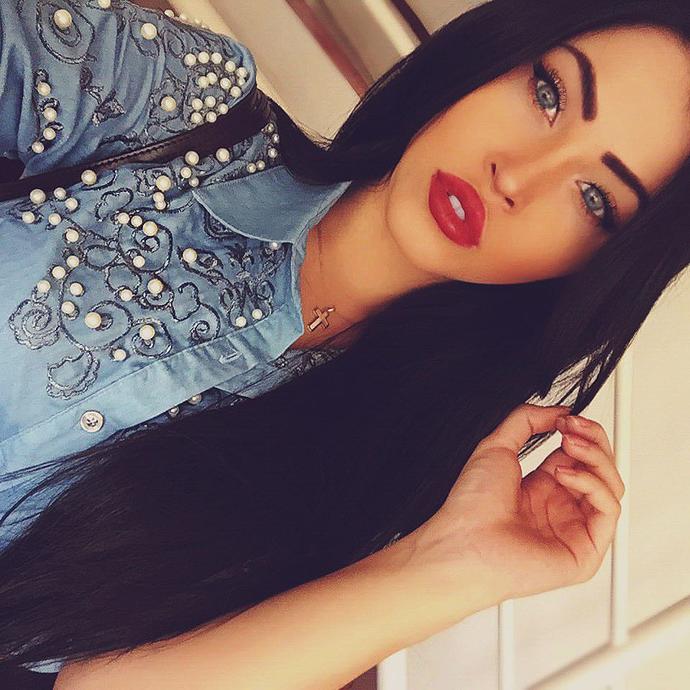 Sizce de Claudia Alende Megan Fox'a çok benzemiyor mu?