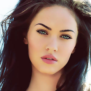 Sizce de Claudia Alende Megan Fox'a çok benzemiyor mu?