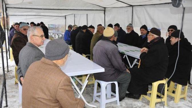 Cenaze evine giderken bir şey götürülür mü?
