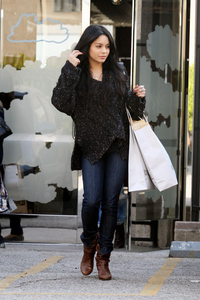Vanessa Hudgens güzel mi sizce?