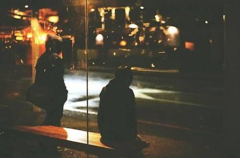Gece yarısı bir kız neden dışarıda olamaz?