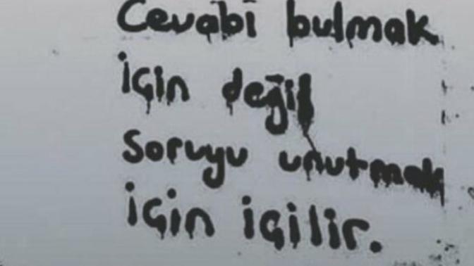 İçki unutmak için mi içilir?