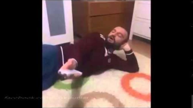 Hiç babanız yere uzanıp sırtını çiğnemenizi istedi mi?