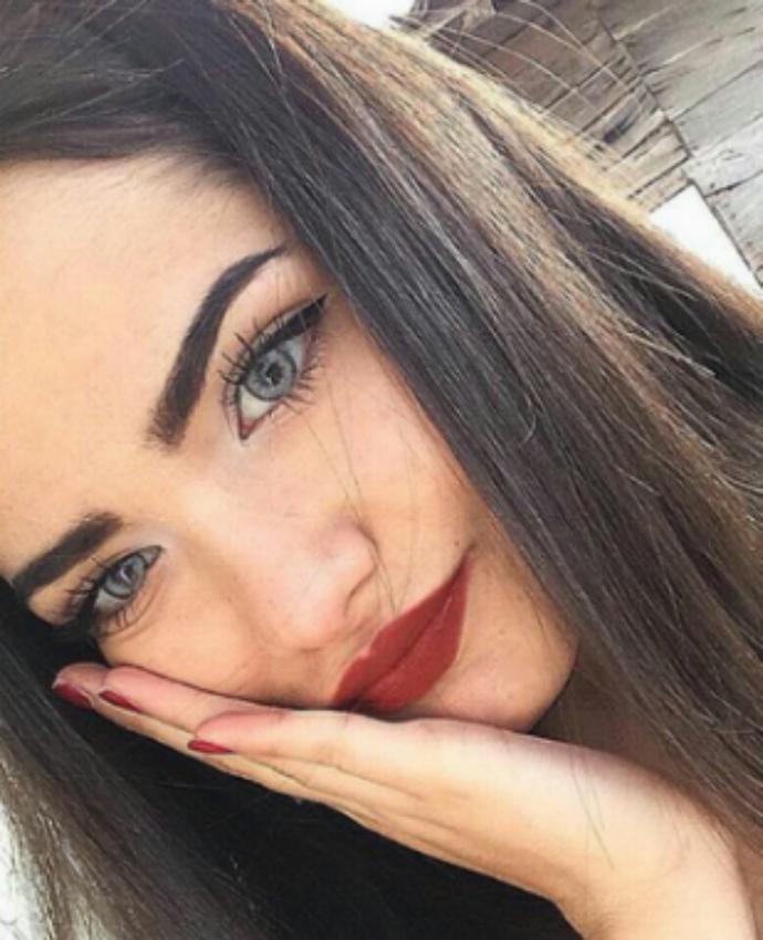 Renkli lens hakkında bilgisi olan bakabilir mi?
