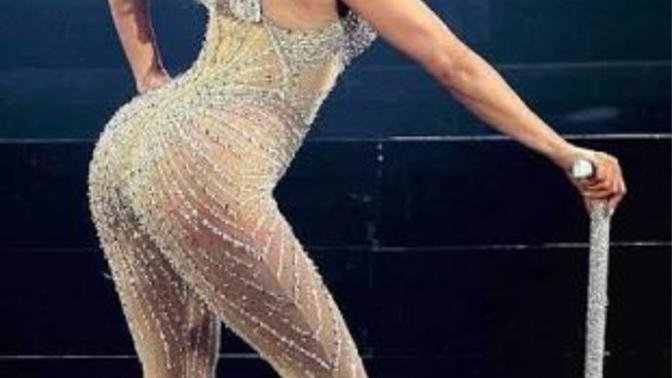 Jennifer Lopez/ Beyonce mi Adriana Lima/ Barbara palvin mi?