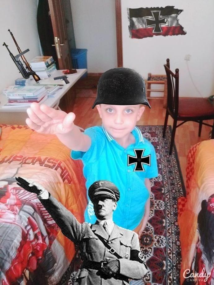 Sizce kardeşim yakışıklı mı arkadaşlar?