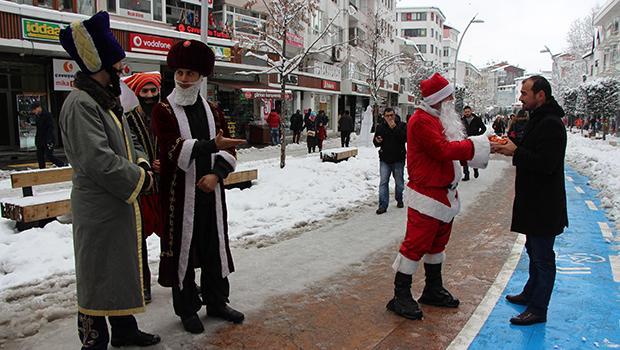 Aranızda Noel Baba kovalamak isteyen var mı?