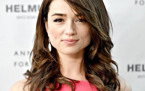 Sizce crystal reed guzel mi?
