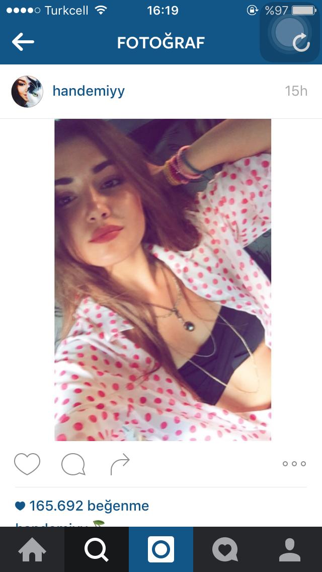 Hande Erçel Ne Renk Ruj Kullanıyor?