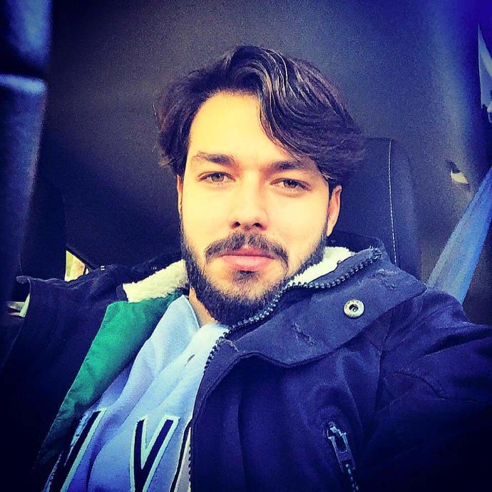 Sizce Hilmi Cem İntepe yakışıklı mı?