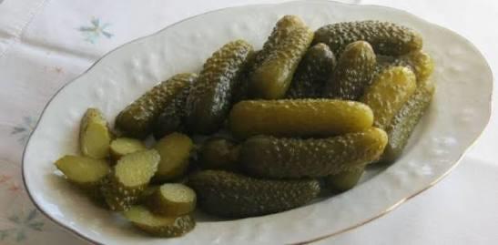 Şimdi olsaydida yeseydik dimi, baklava mı yoksa salatalık turşusu mu?