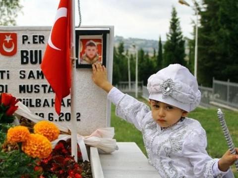 Şehit çocuklarını görünce ne hissediyorsunuz?