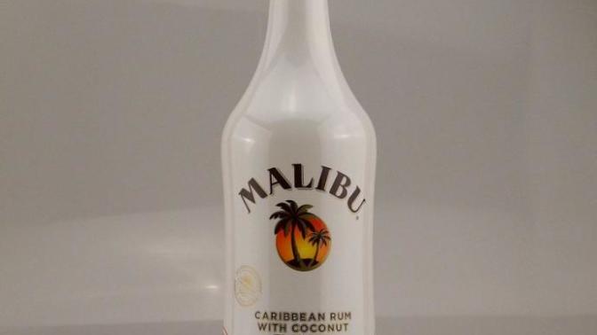 Malibu Rom Bazlı Hindistan Cevizli Likör içen var mı?