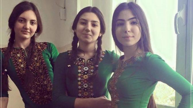 Türkmenistan'da Okullarda Milli Elbiselerin Forma Olarak Giyilmesi Kararlaştırıldı?