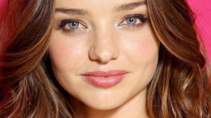 Miranda kerr in burnu sizce nasıl?
