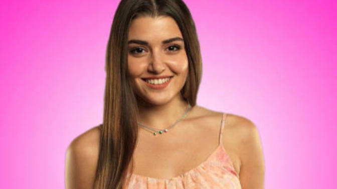 Hande erçel tam bir esmer bomba değil mi?