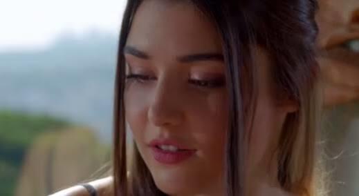 Bu kız tam bir esmer güzeli değilmi ?