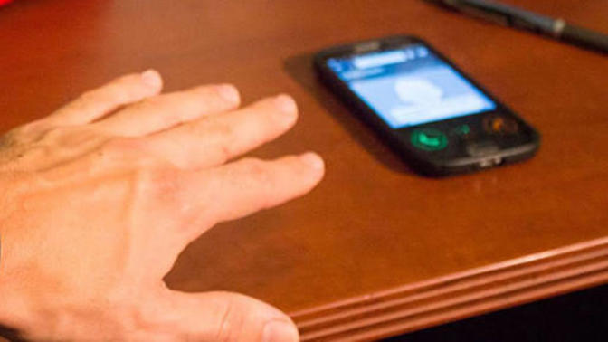 Eşinizin cep telefonunu karıştırırmısınız?